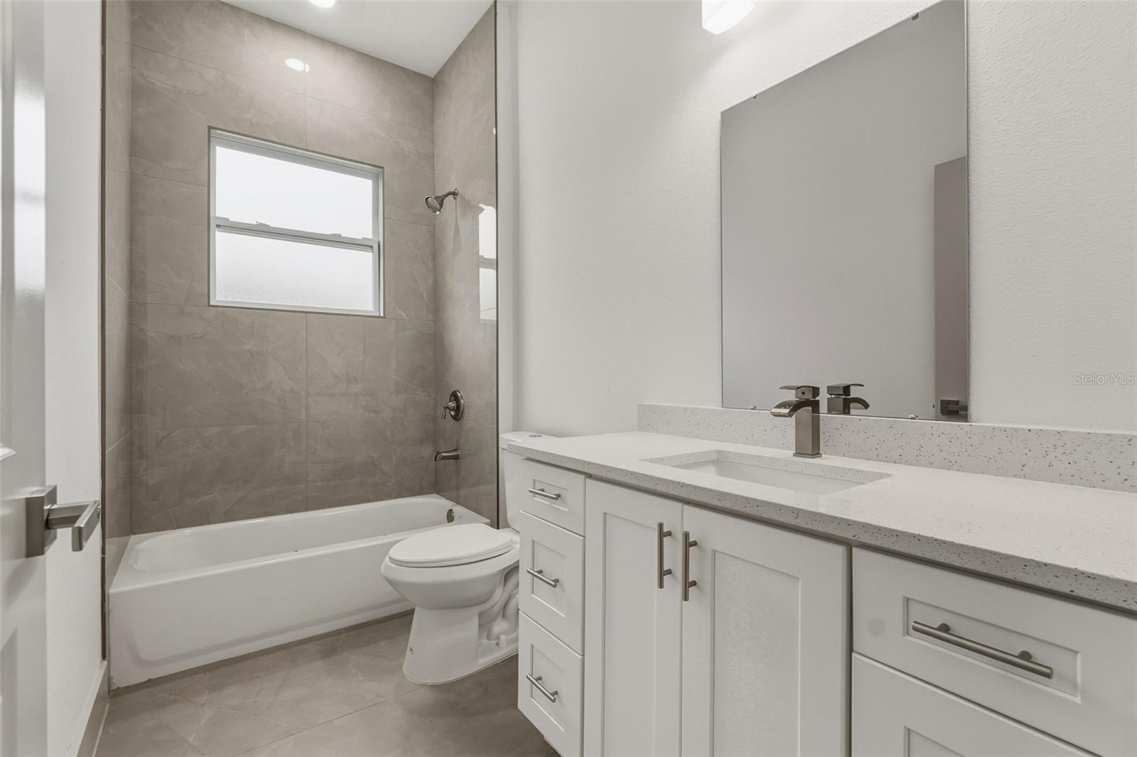 558 RUTLAND CIR, PORT CHARLOTTE, FL, 33954