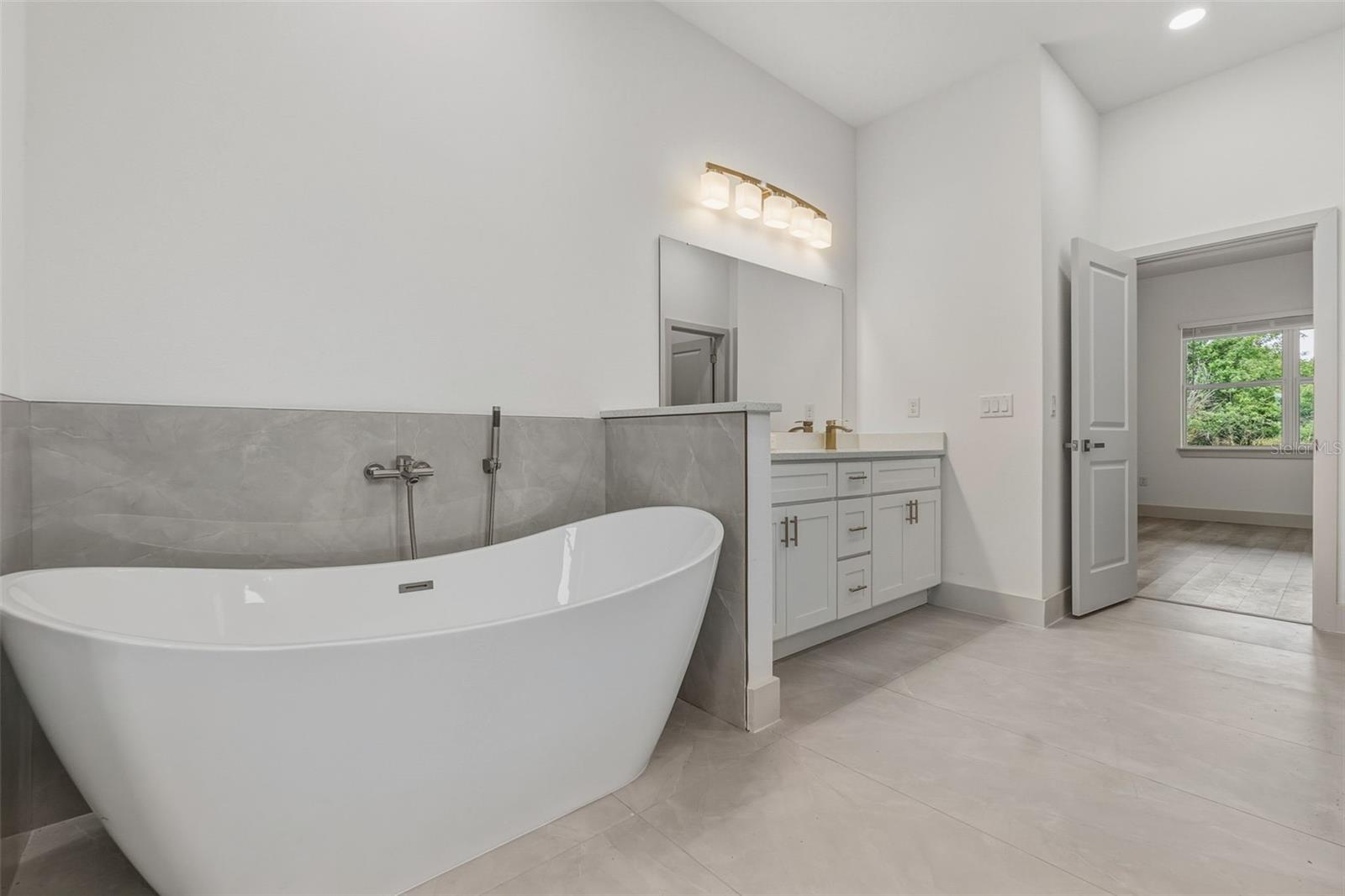 558 RUTLAND CIR, PORT CHARLOTTE, FL, 33954