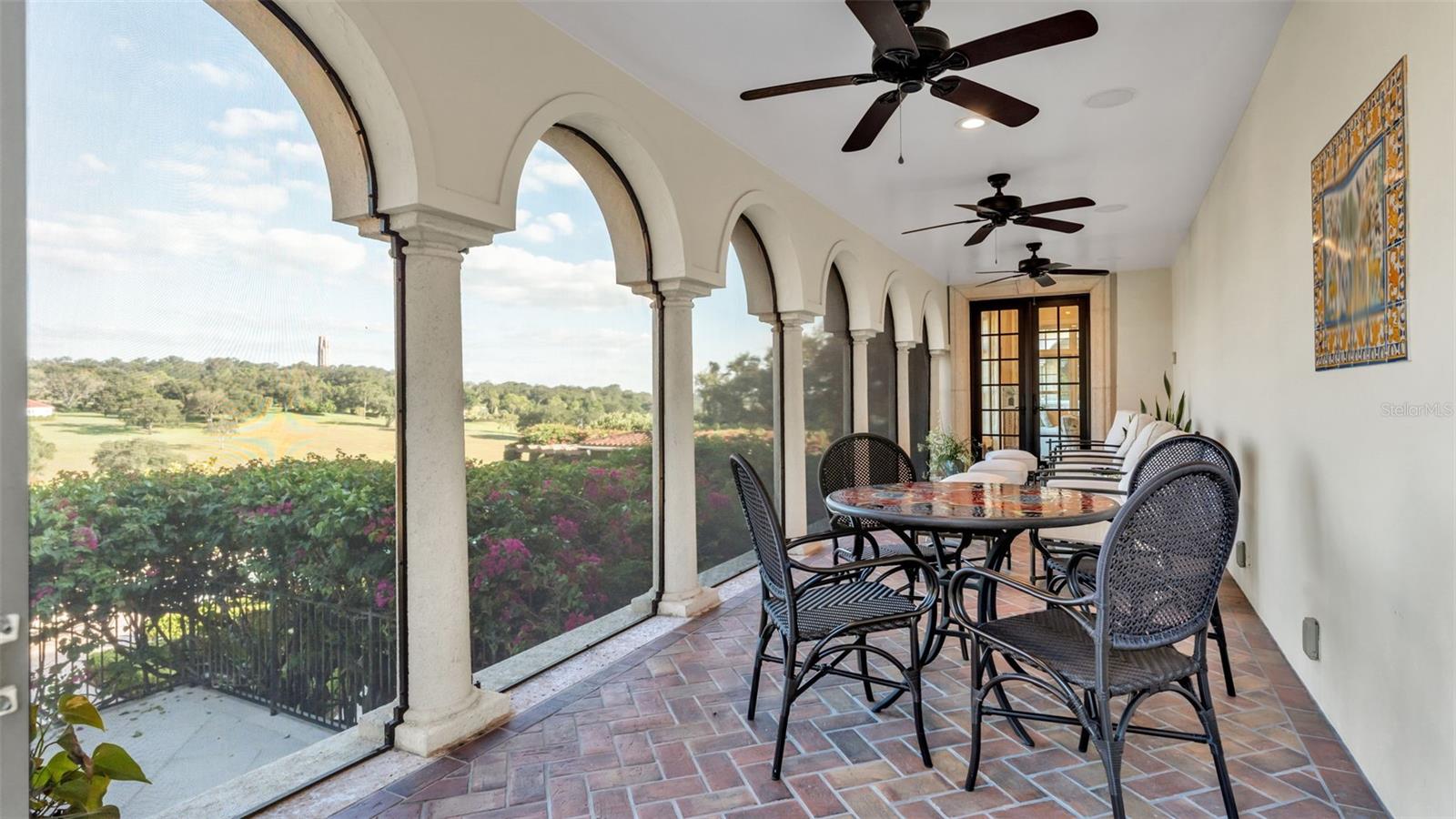 P4936999 Property Photo