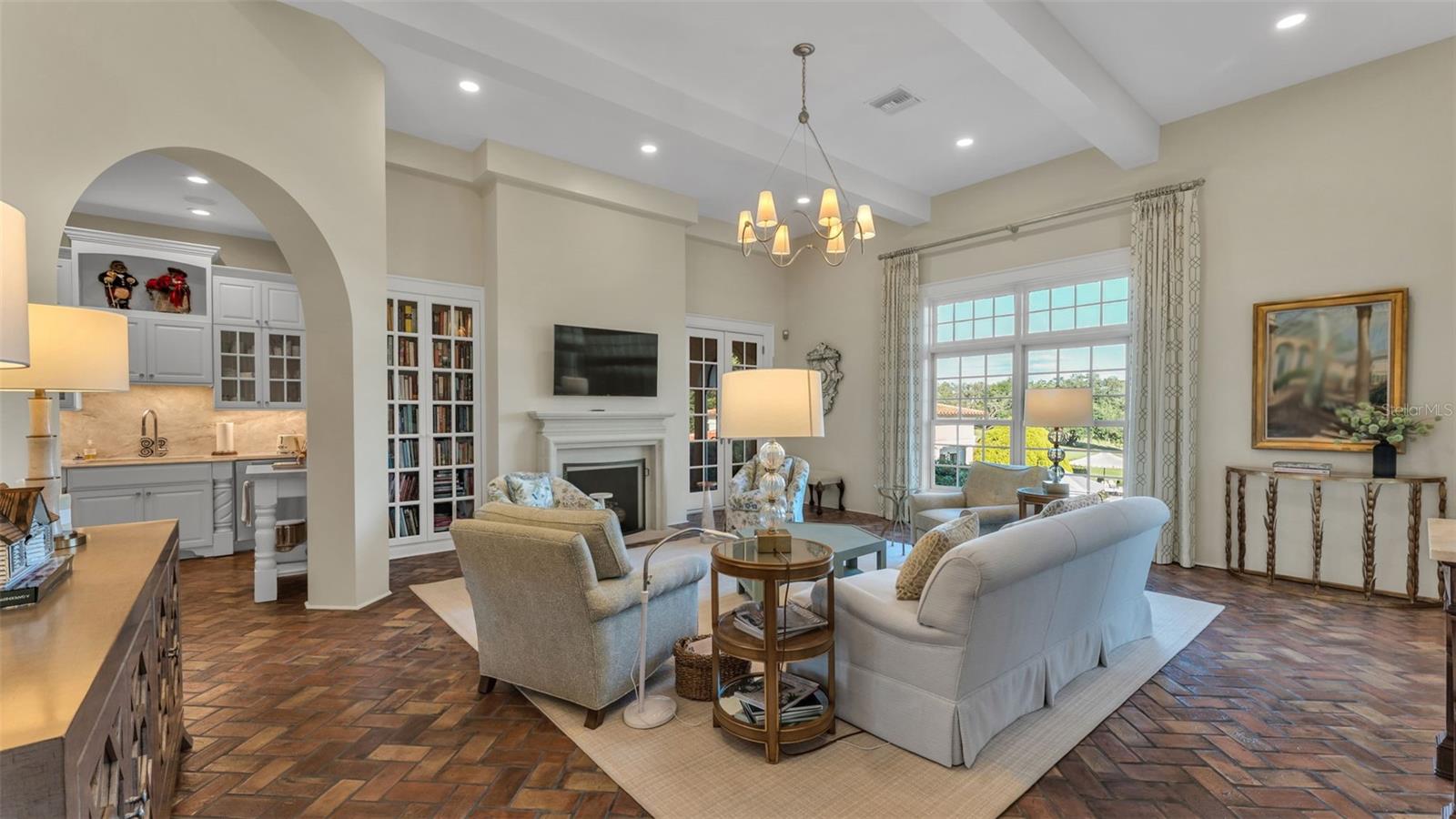 P4936999 Property Photo