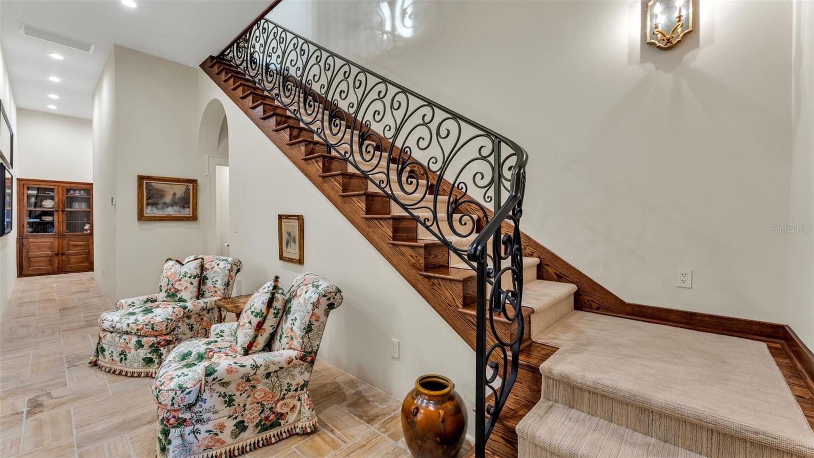 P4936999 Property Photo