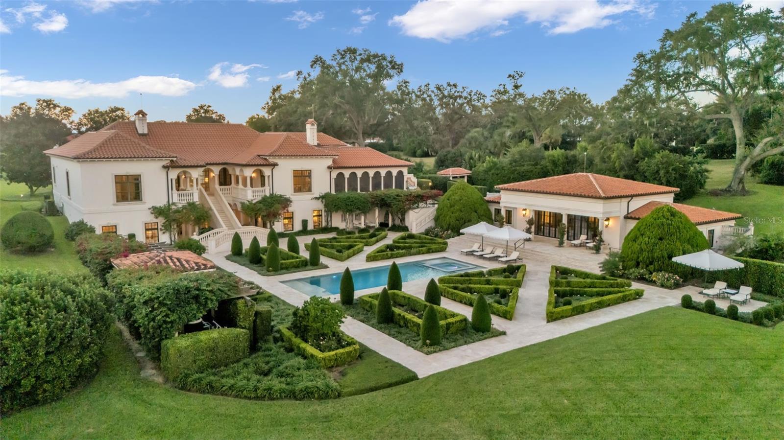 P4936999 Property Photo