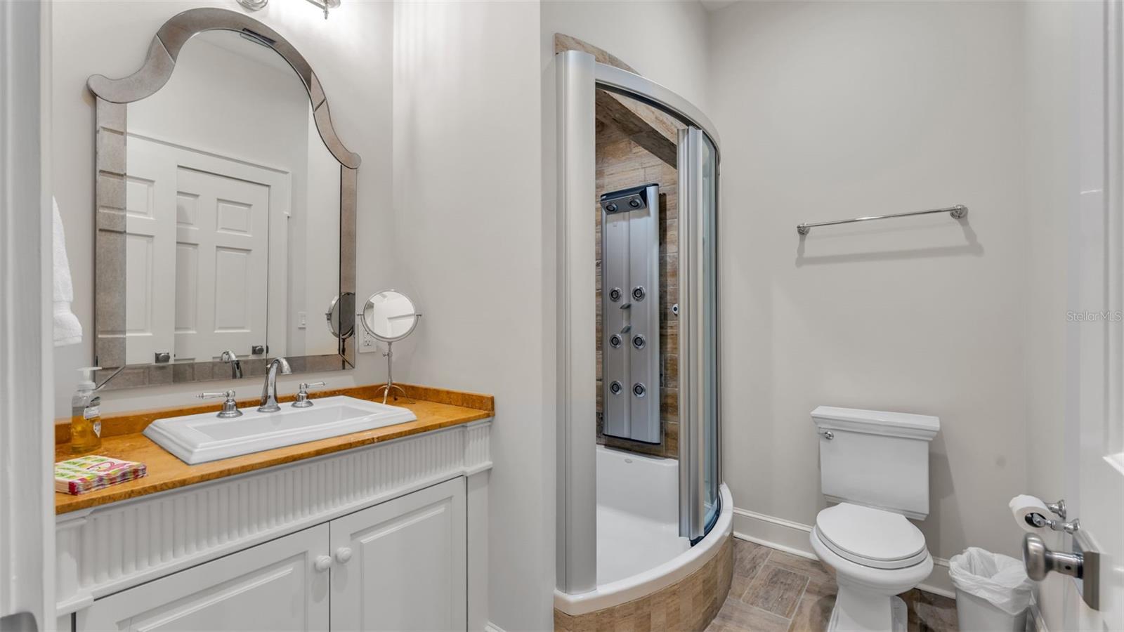 P4936999 Property Photo