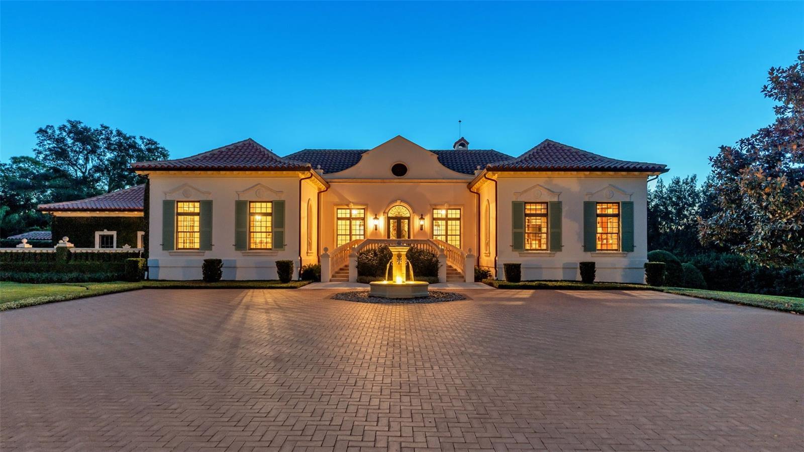 P4936999 Property Photo