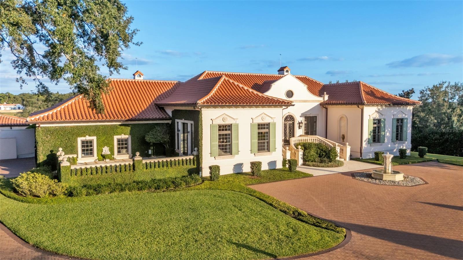 P4936999 Property Photo