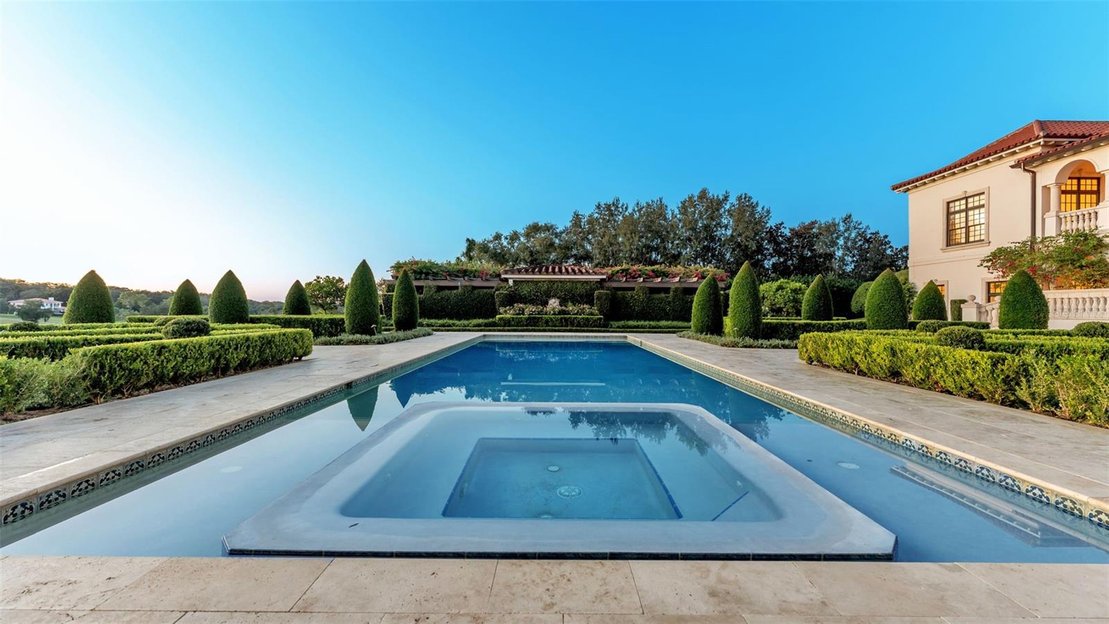 P4936999 Property Photo