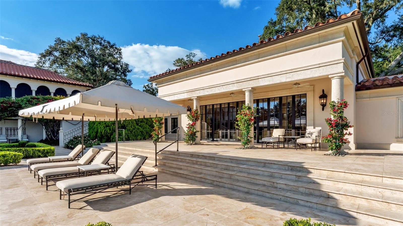 P4936999 Property Photo