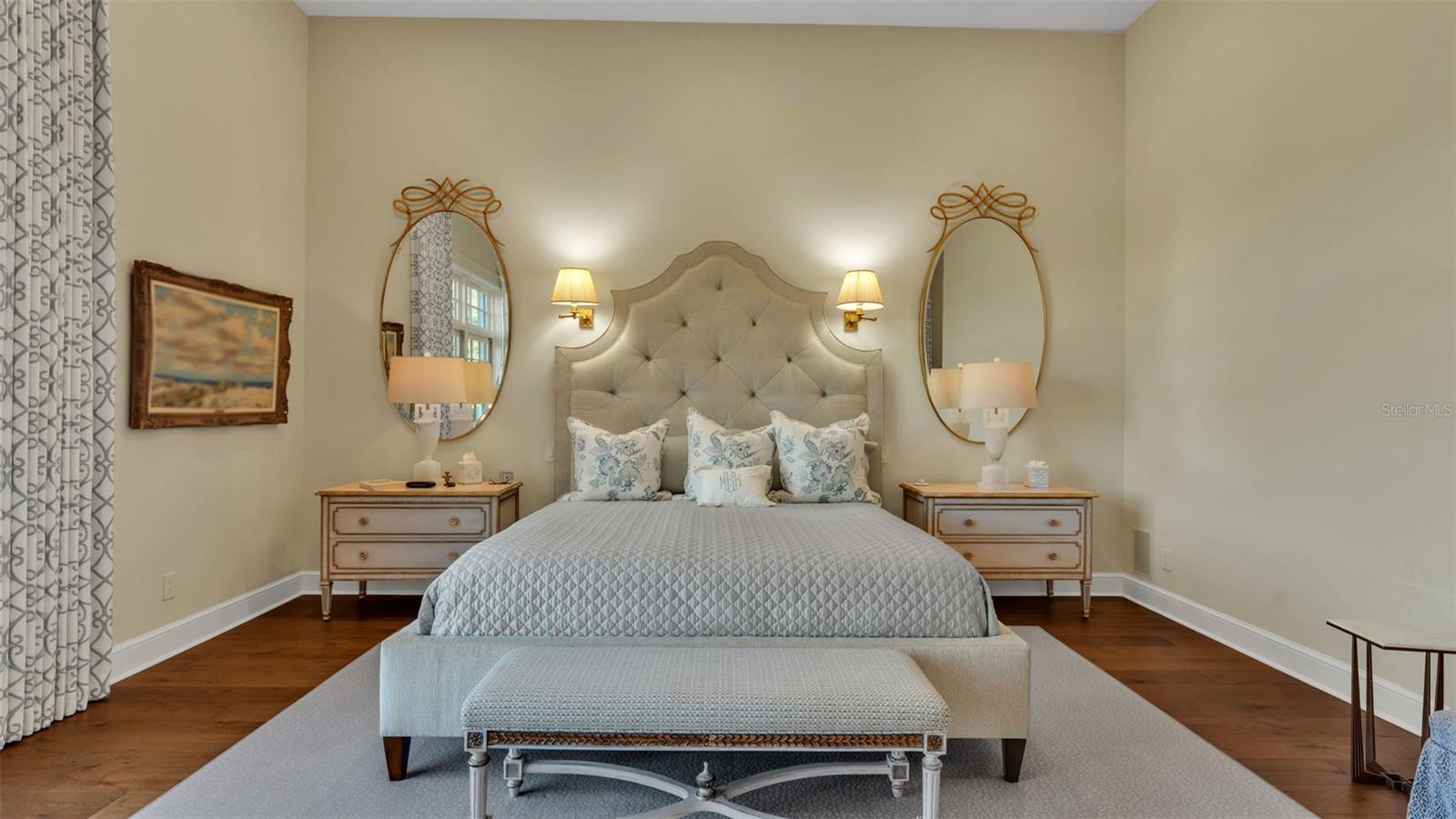 P4936999 Property Photo