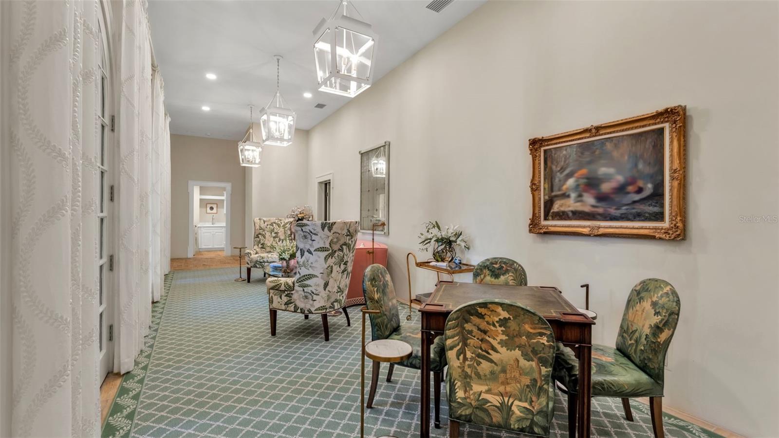 P4936999 Property Photo