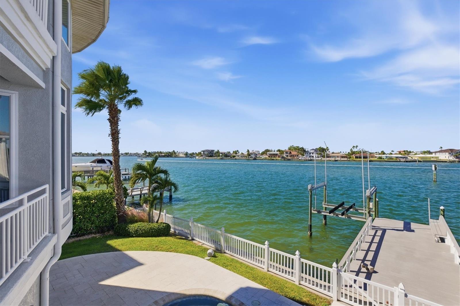 402 BUTTONWOOD LN, LARGO, FL, 33770