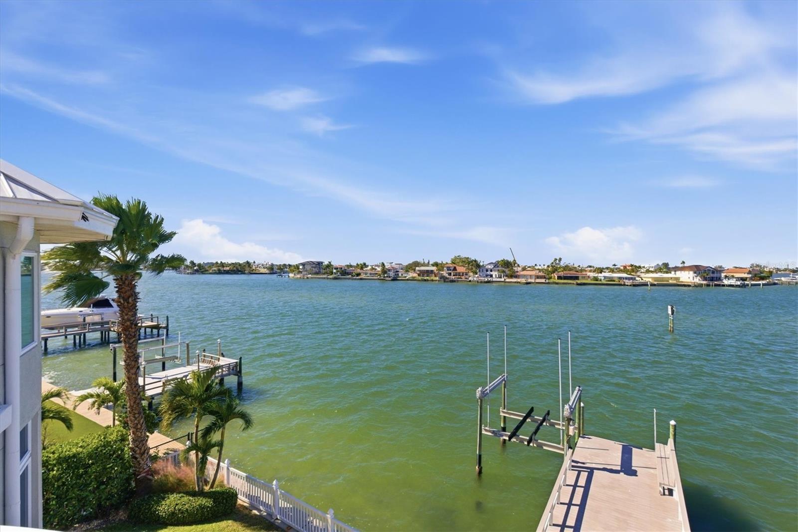 402 BUTTONWOOD LN, LARGO, FL, 33770