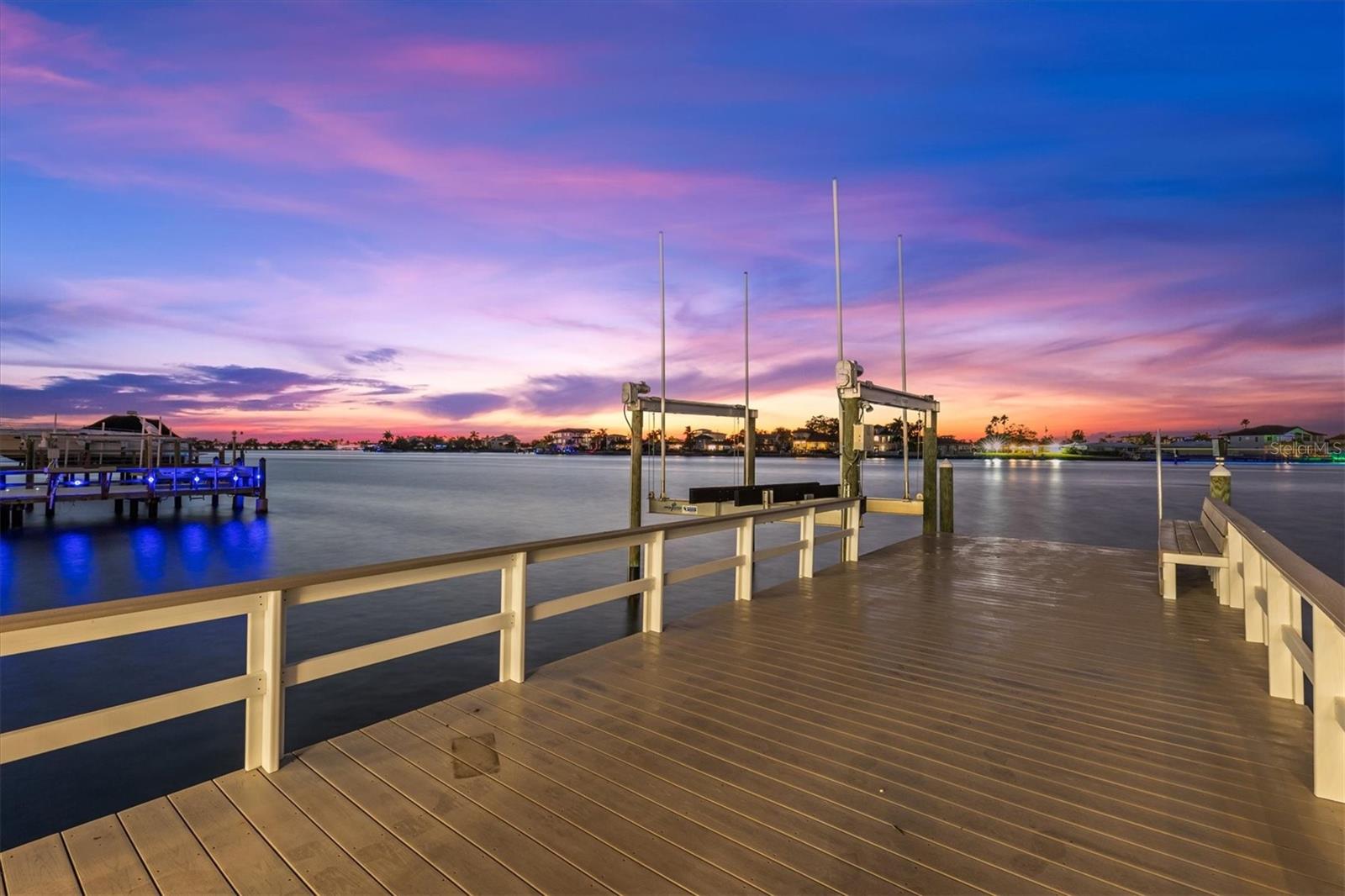 402 BUTTONWOOD LN, LARGO, FL, 33770