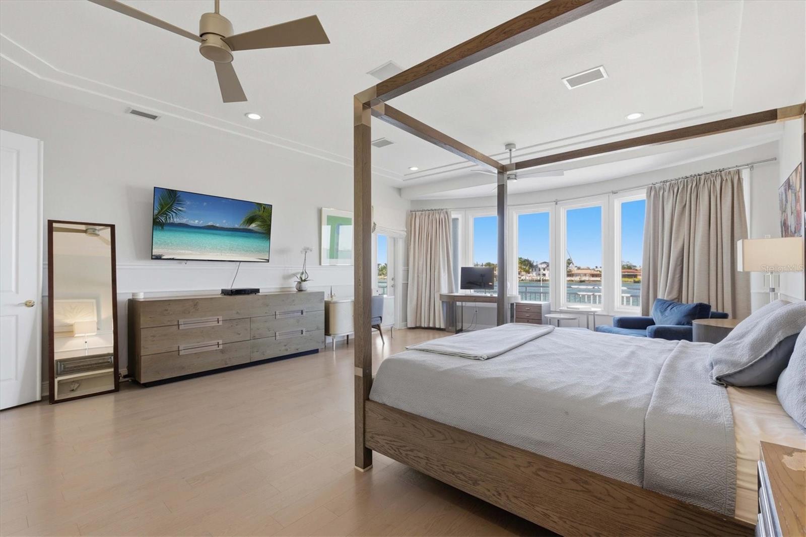 402 BUTTONWOOD LN, LARGO, FL, 33770