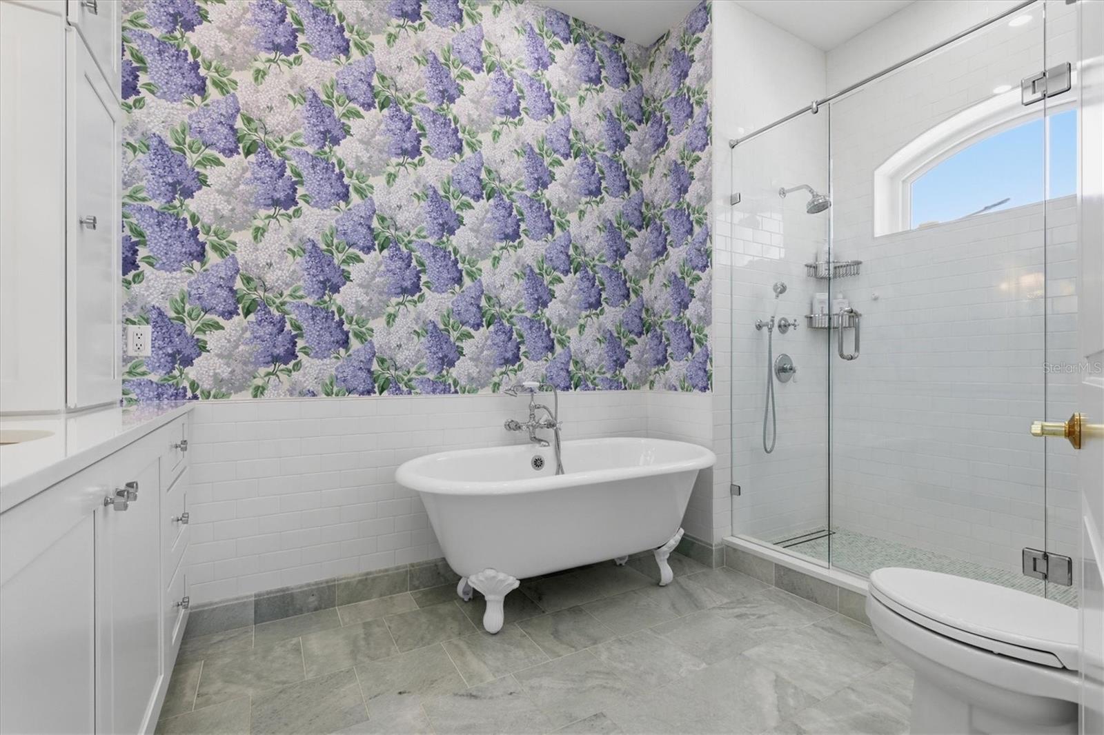 402 BUTTONWOOD LN, LARGO, FL, 33770