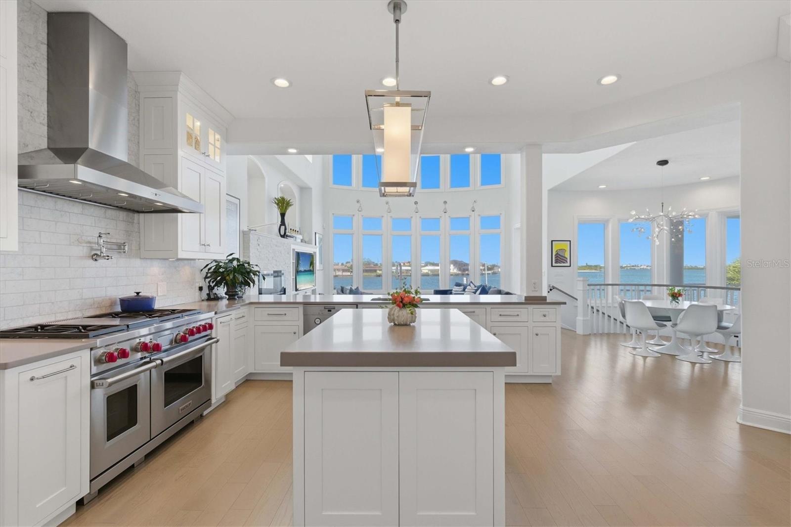 402 BUTTONWOOD LN, LARGO, FL, 33770