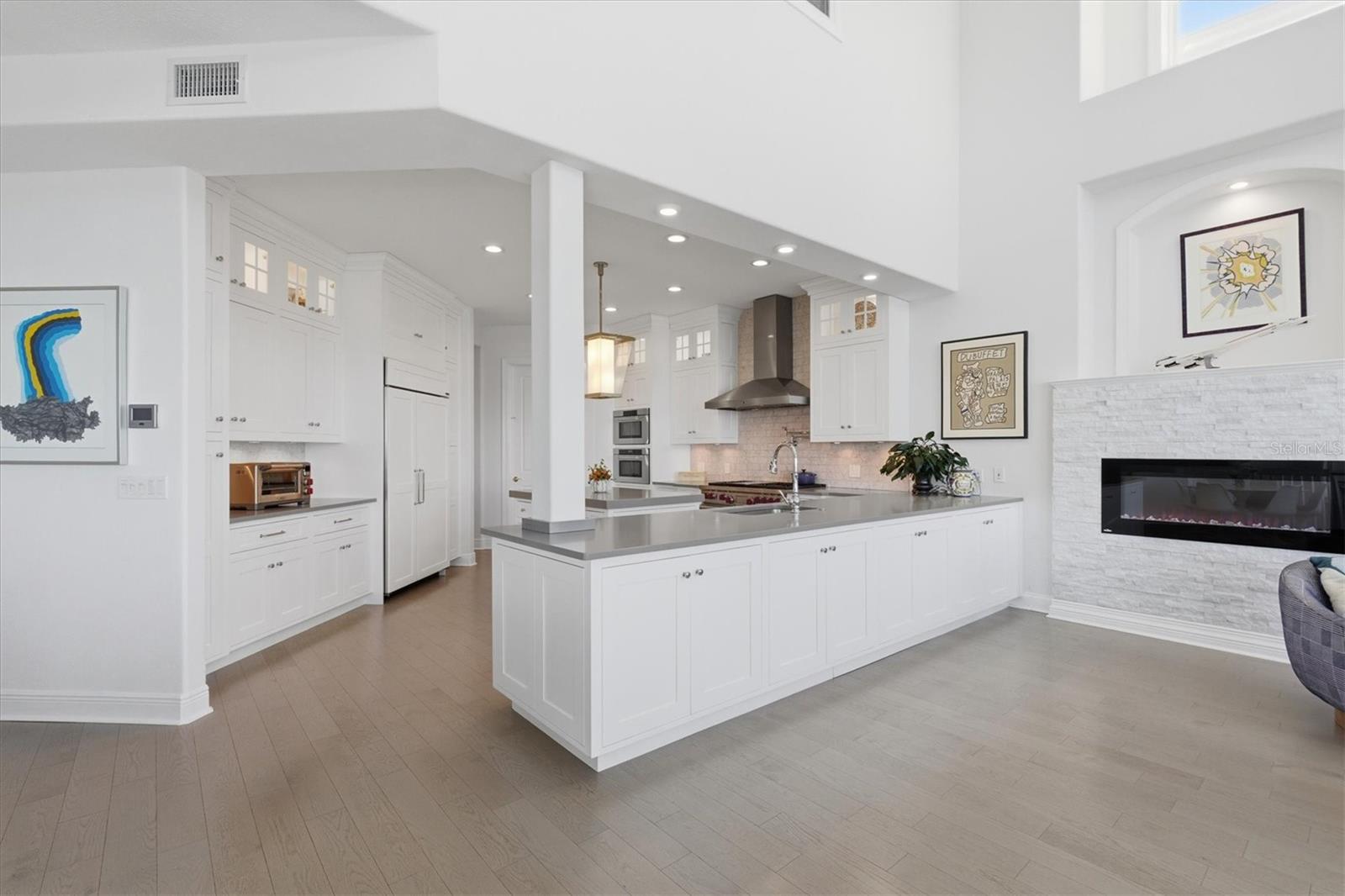 402 BUTTONWOOD LN, LARGO, FL, 33770