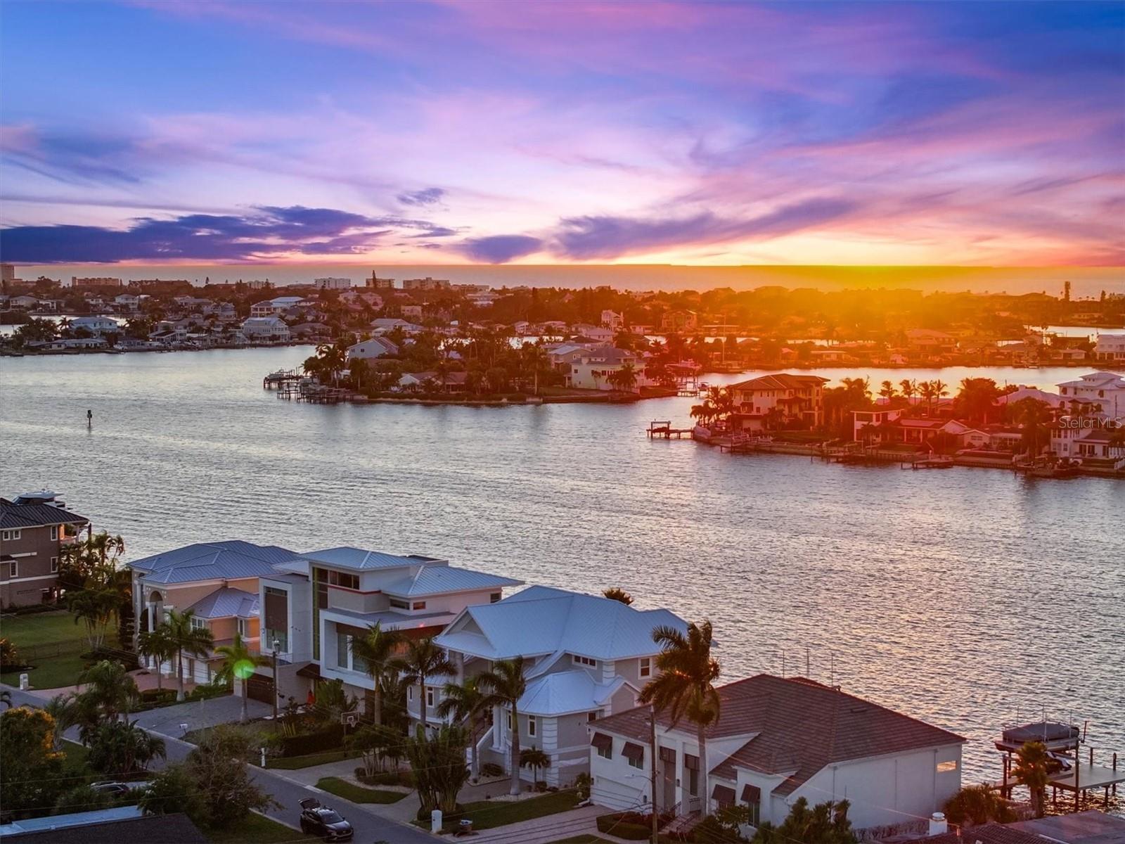 402 BUTTONWOOD LN, LARGO, FL, 33770