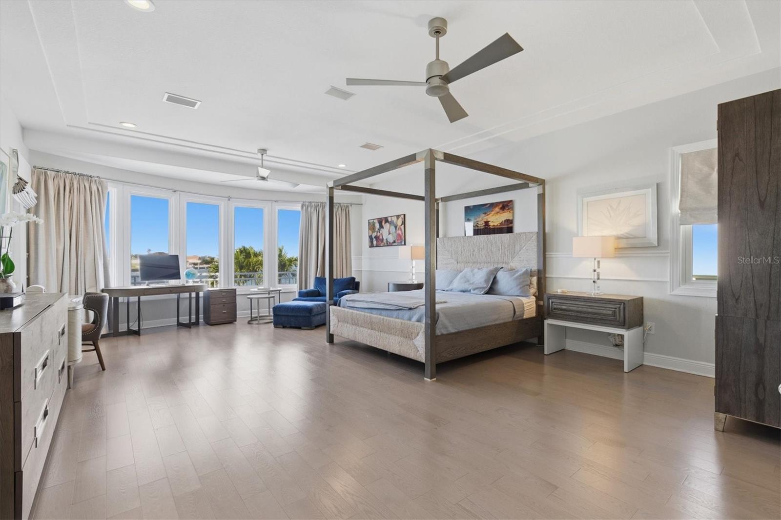 402 BUTTONWOOD LN, LARGO, FL, 33770