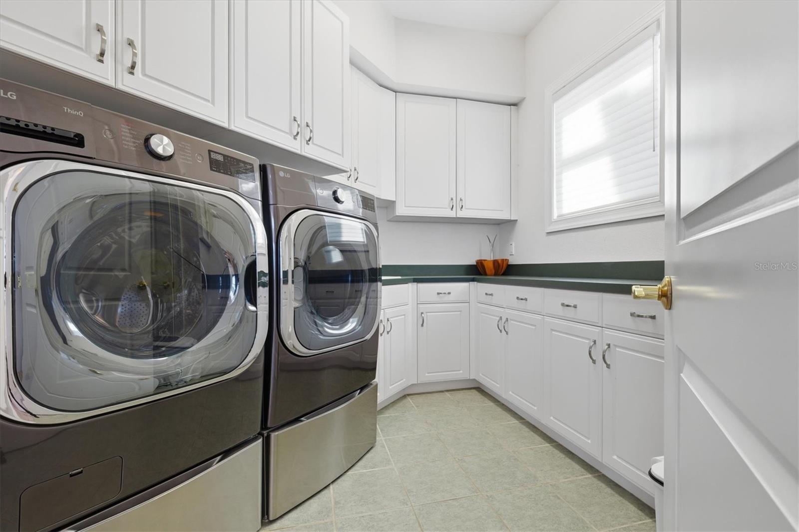 402 BUTTONWOOD LN, LARGO, FL, 33770