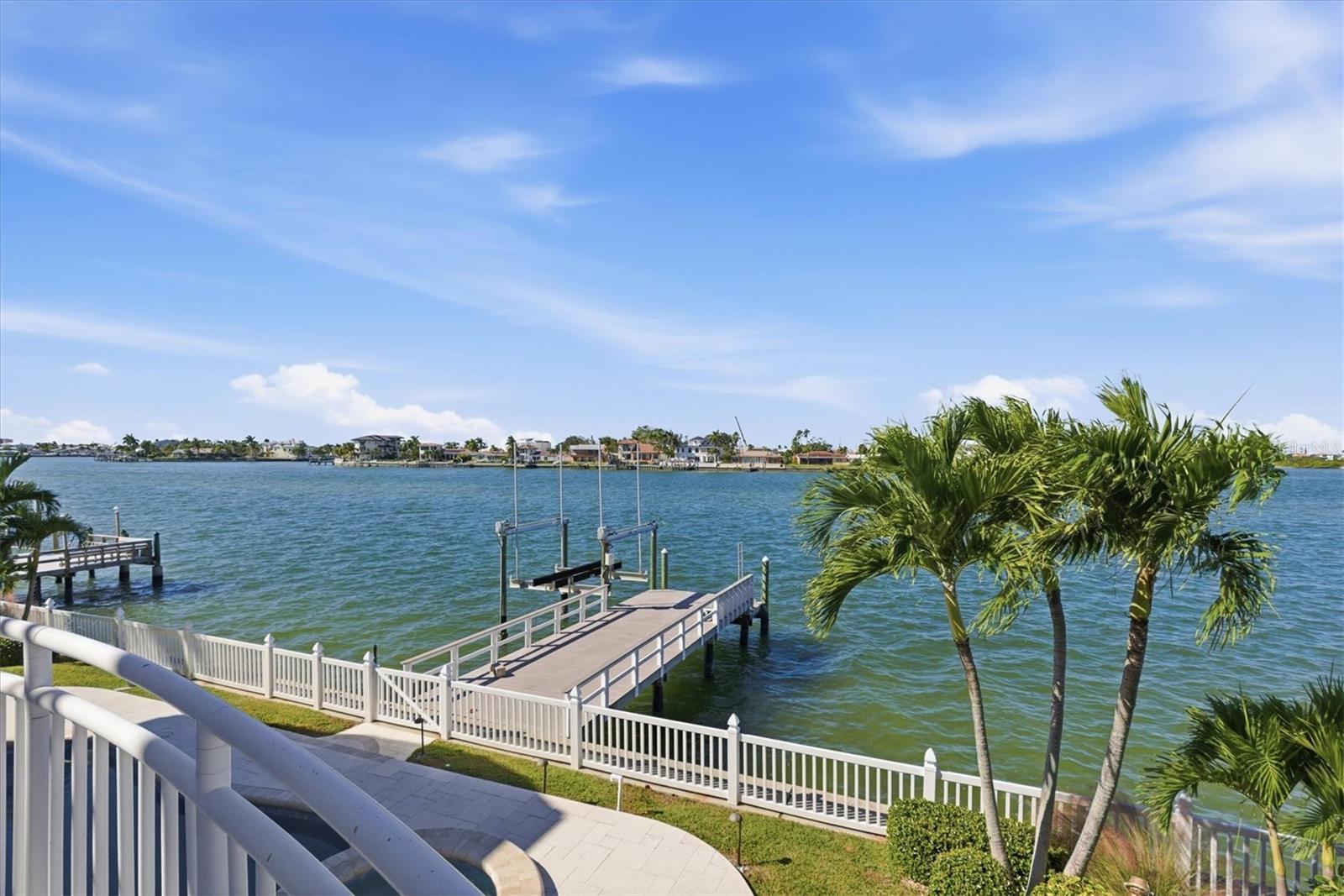 402 BUTTONWOOD LN, LARGO, FL, 33770