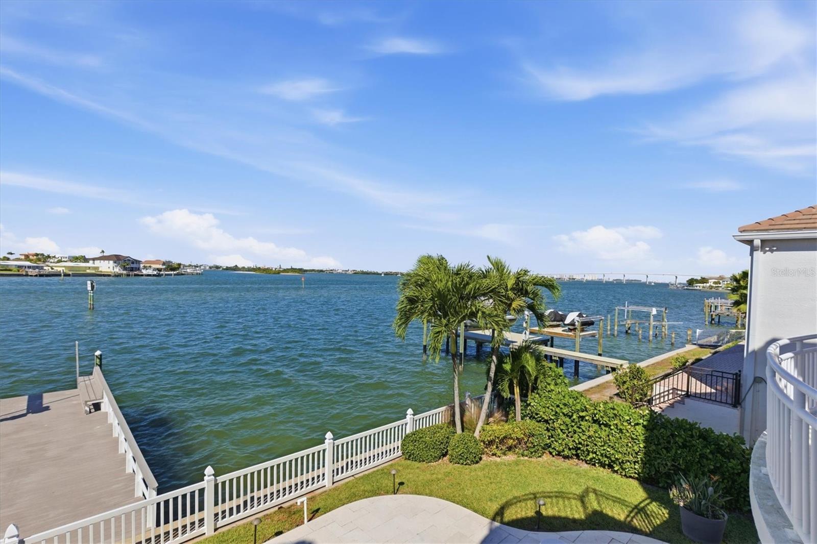 402 BUTTONWOOD LN, LARGO, FL, 33770