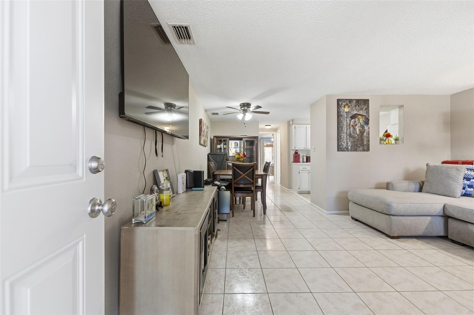 W7880647 Property Photo