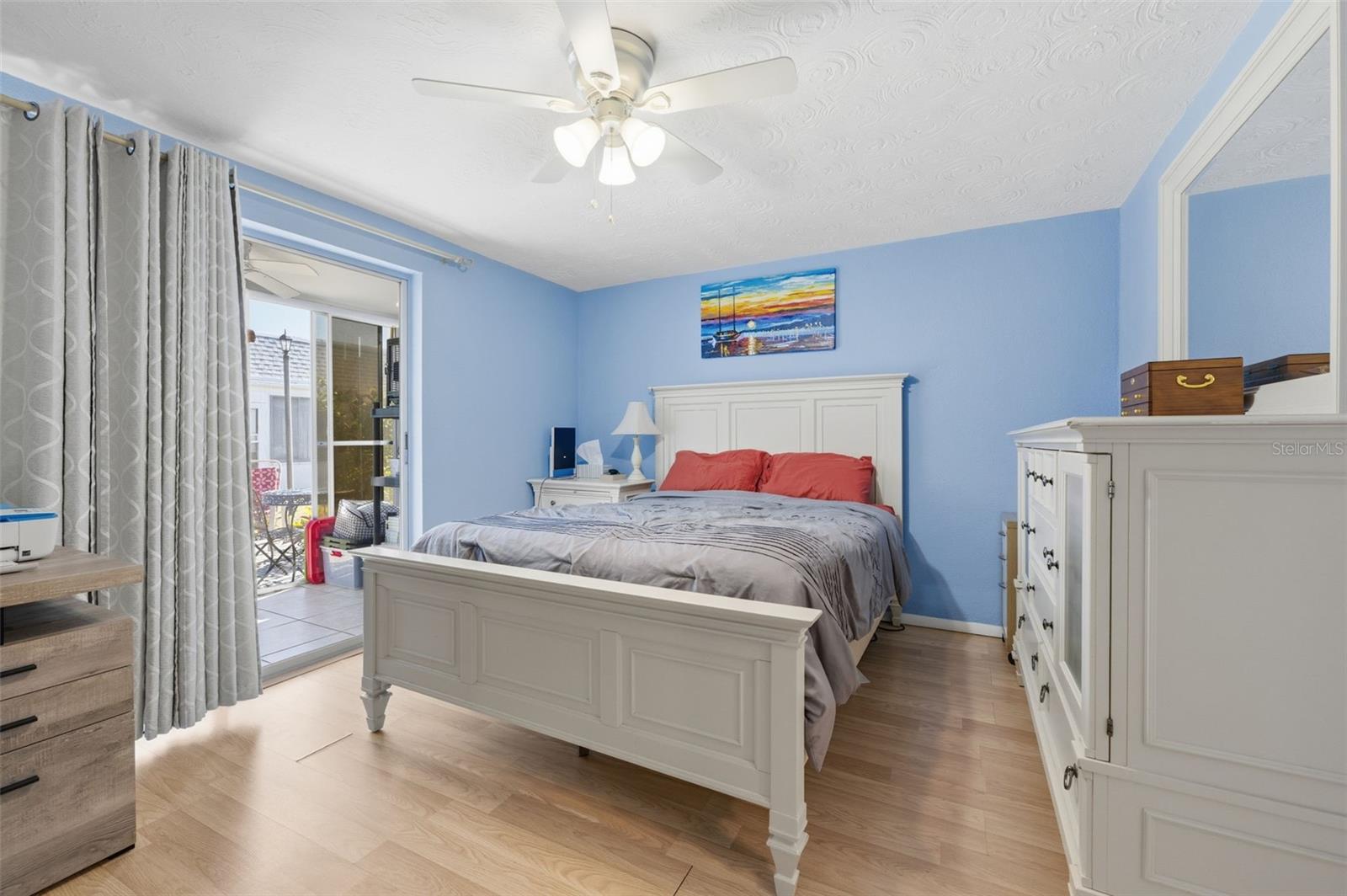 W7880647 Property Photo