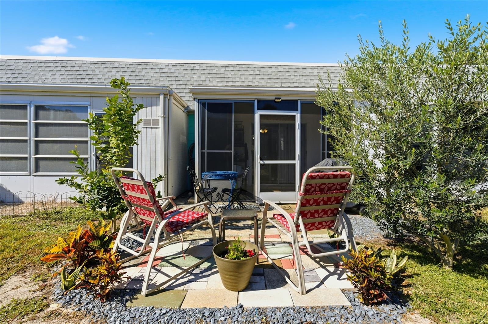 W7880647 Property Photo