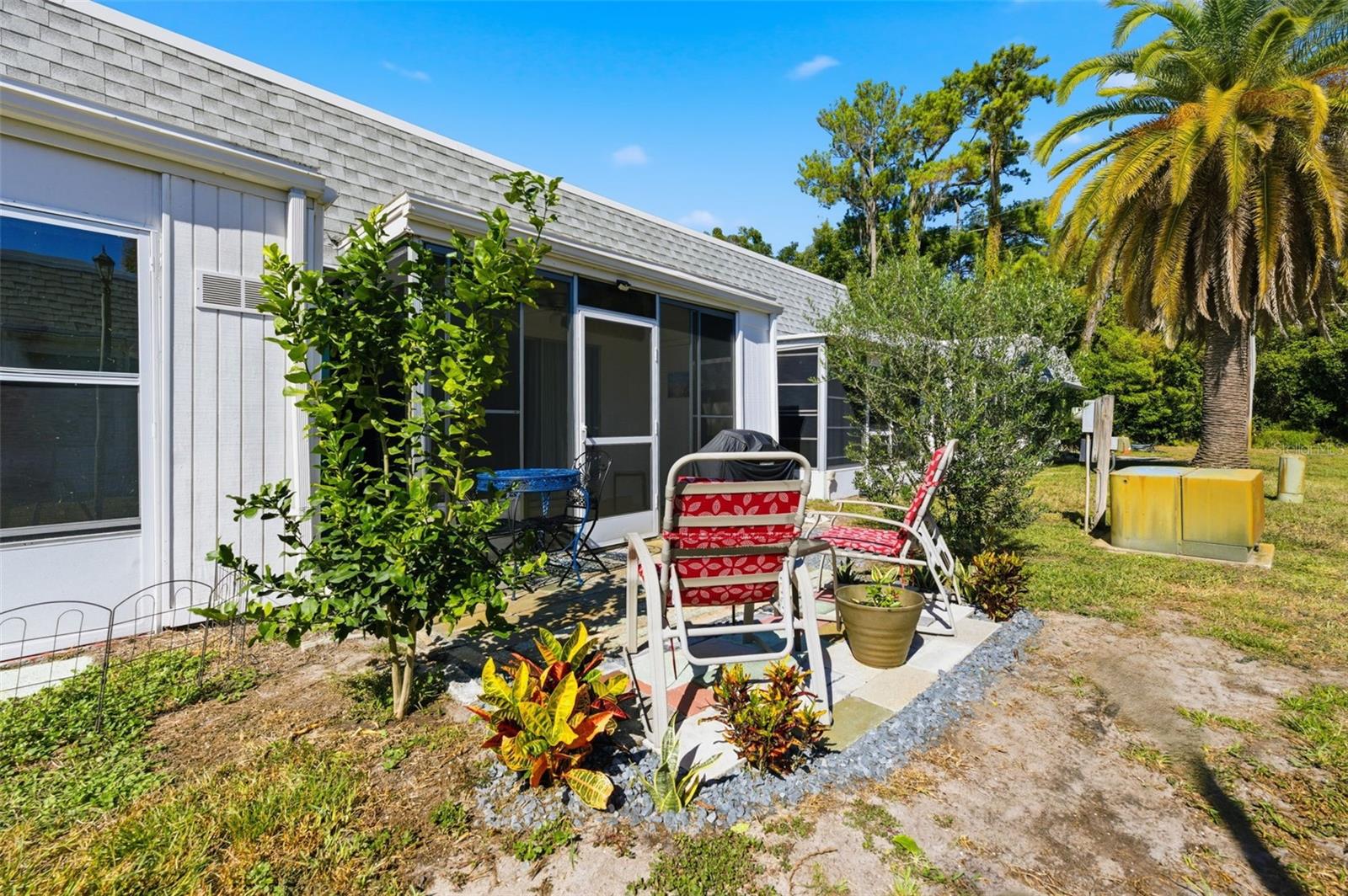 W7880647 Property Photo