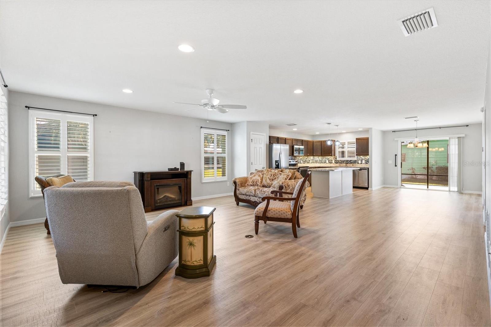 706 JASON DR, LADY LAKE, FL, 32159