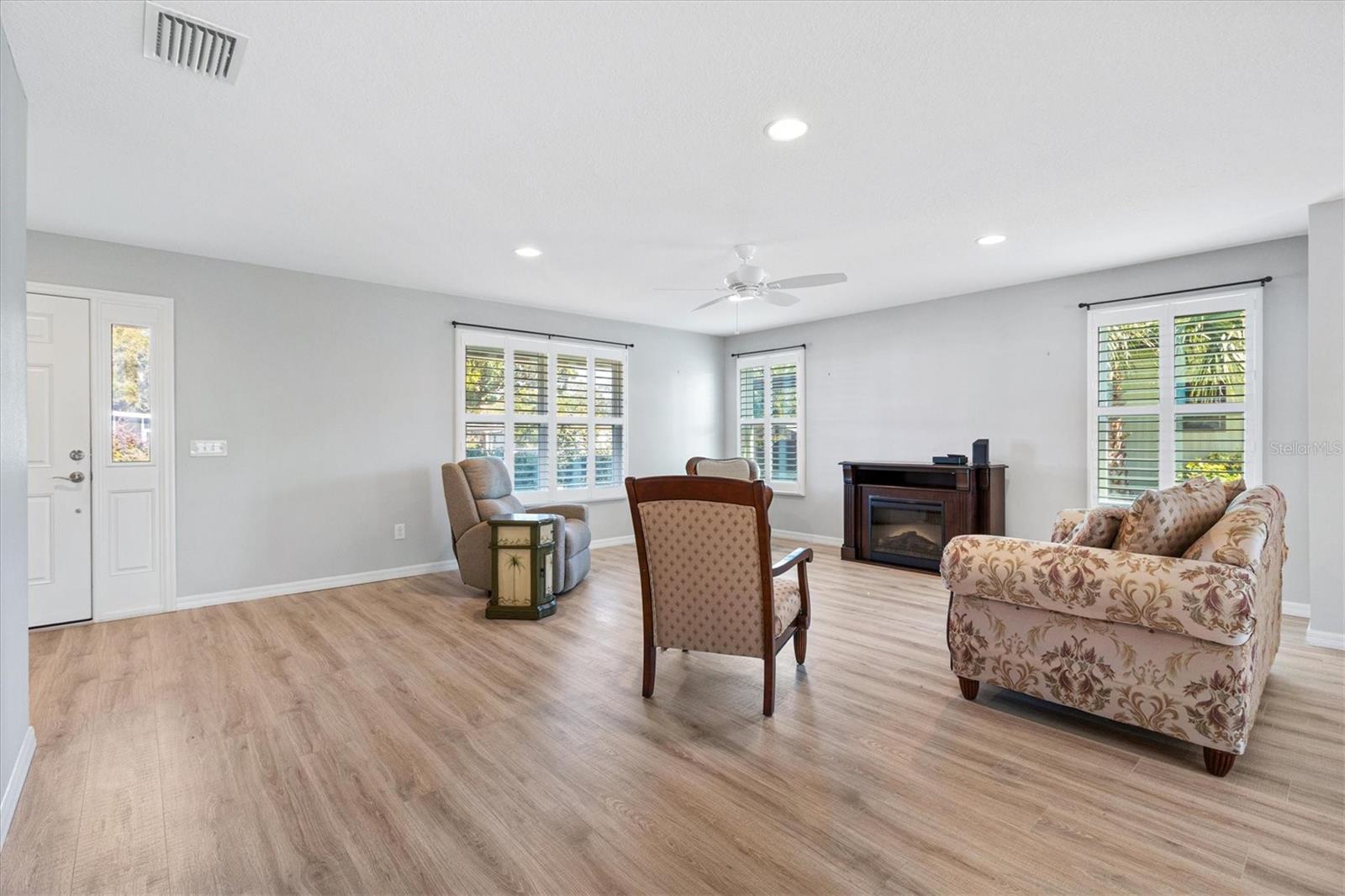 706 JASON DR, LADY LAKE, FL, 32159