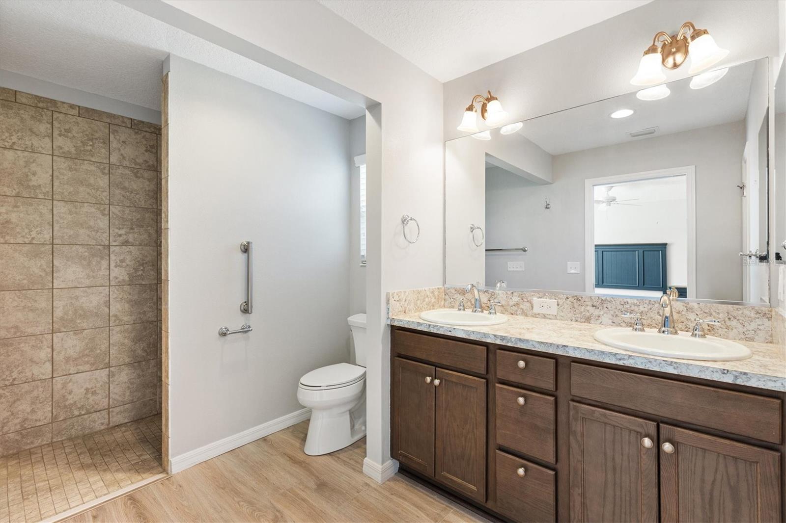 706 JASON DR, LADY LAKE, FL, 32159