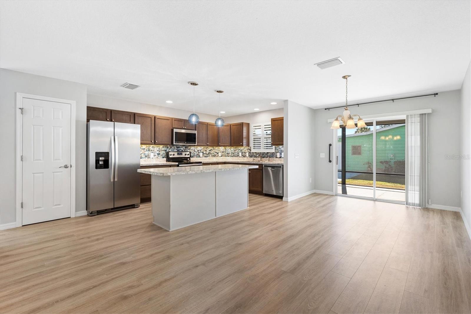 706 JASON DR, LADY LAKE, FL, 32159