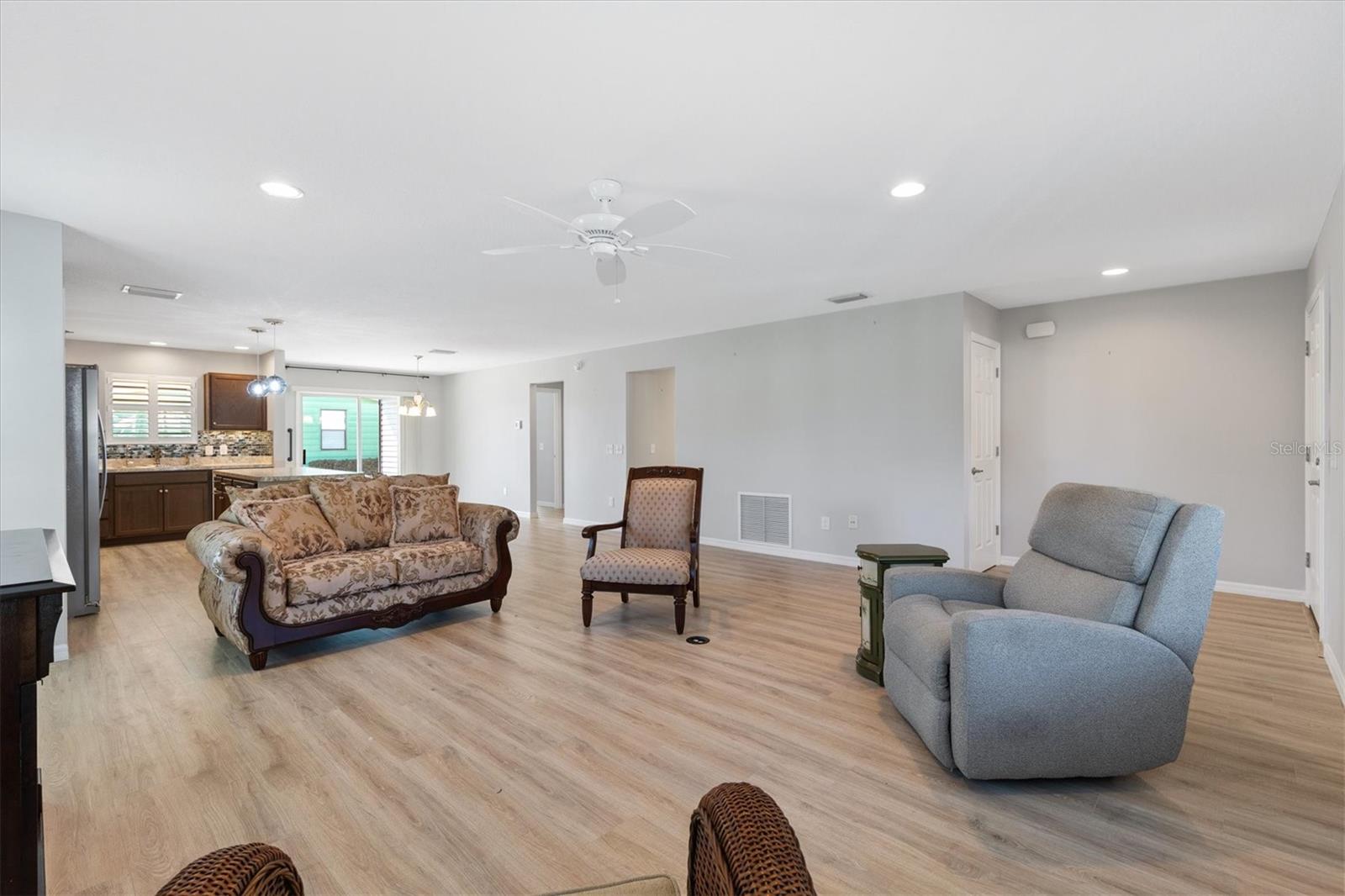 706 JASON DR, LADY LAKE, FL, 32159