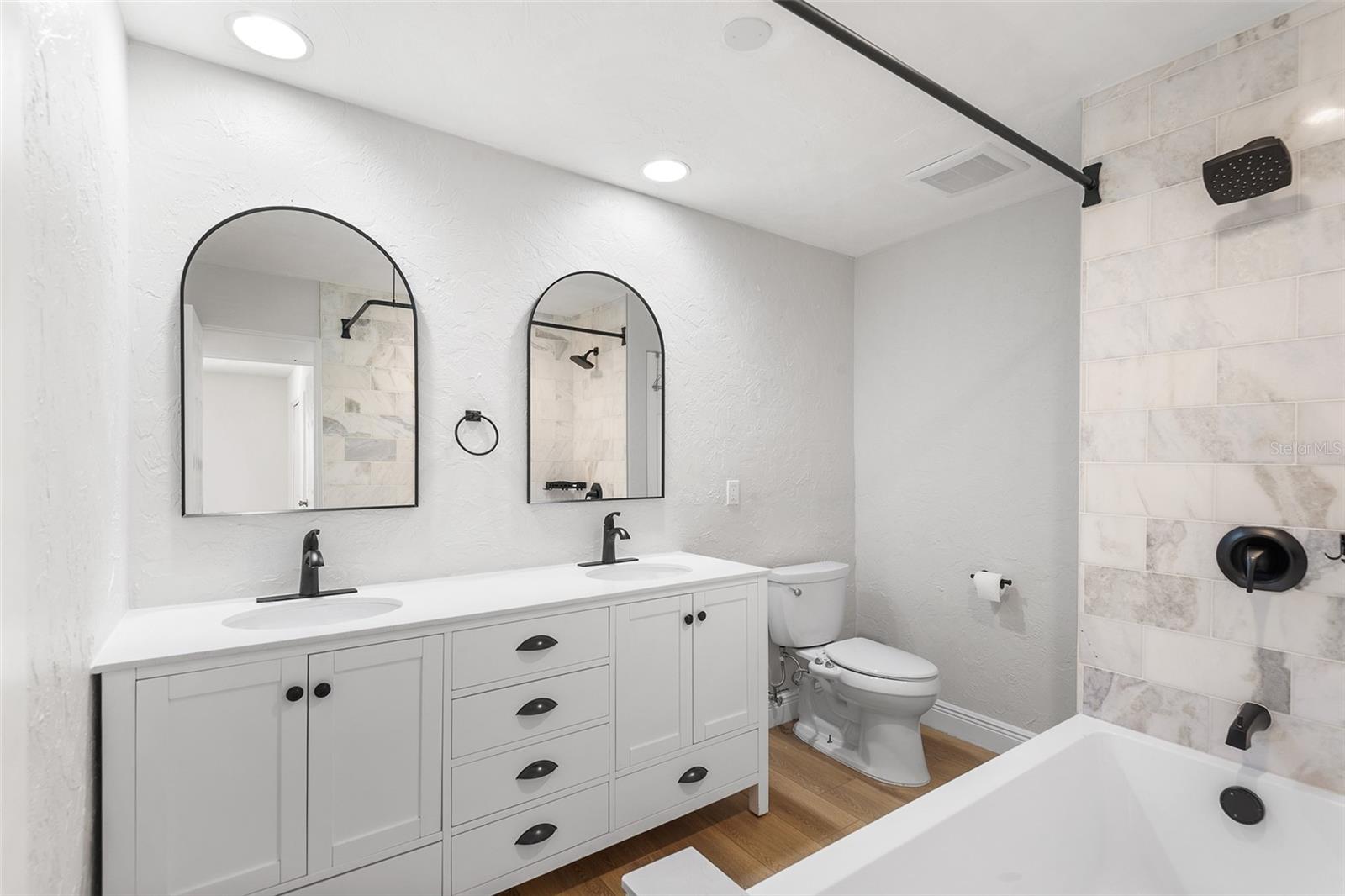 1455 54TH AVE NE, ST PETERSBURG, FL, 33703