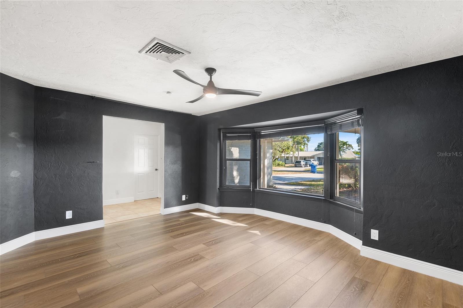 1455 54TH AVE NE, ST PETERSBURG, FL, 33703