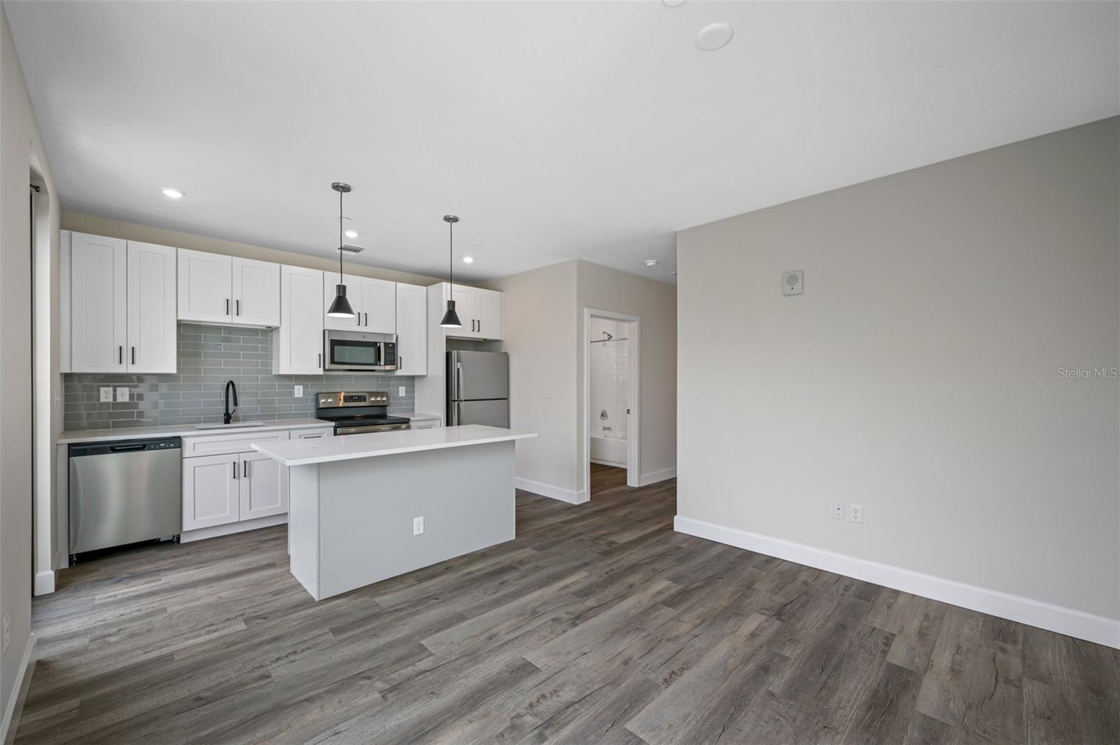 357 5TH ST S #11, ST PETERSBURG, FL, 33701