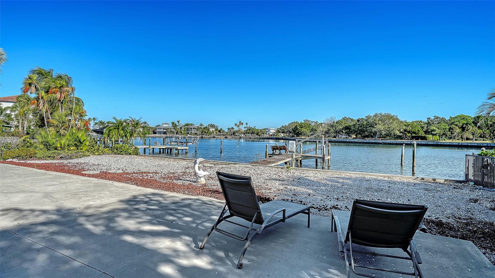 355 S SHORE DR, SARASOTA, FL, 34234