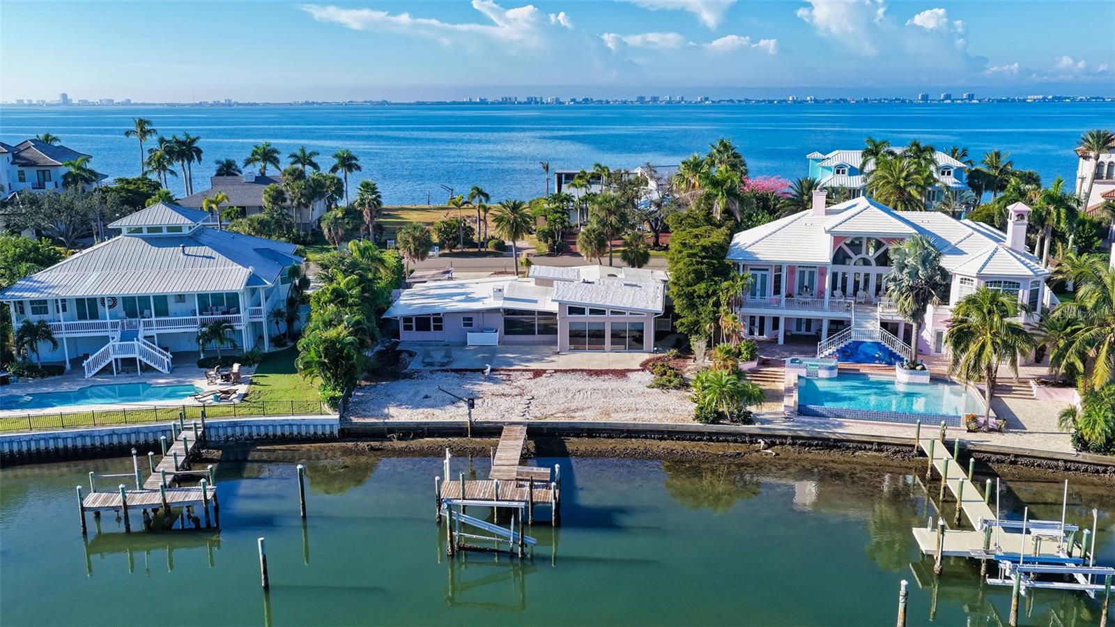 355 S SHORE DR, SARASOTA, FL, 34234