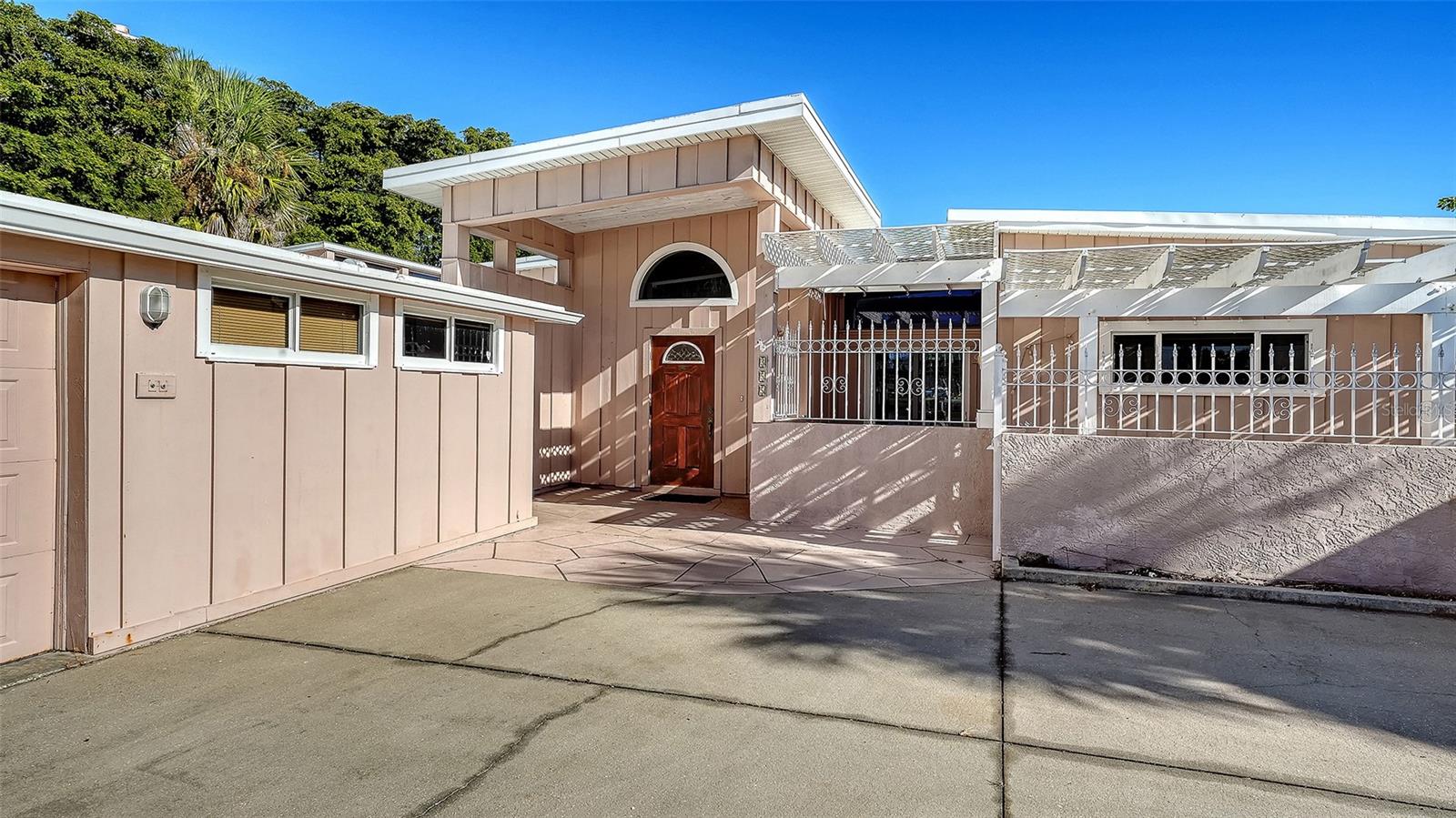 355 S SHORE DR, SARASOTA, FL, 34234