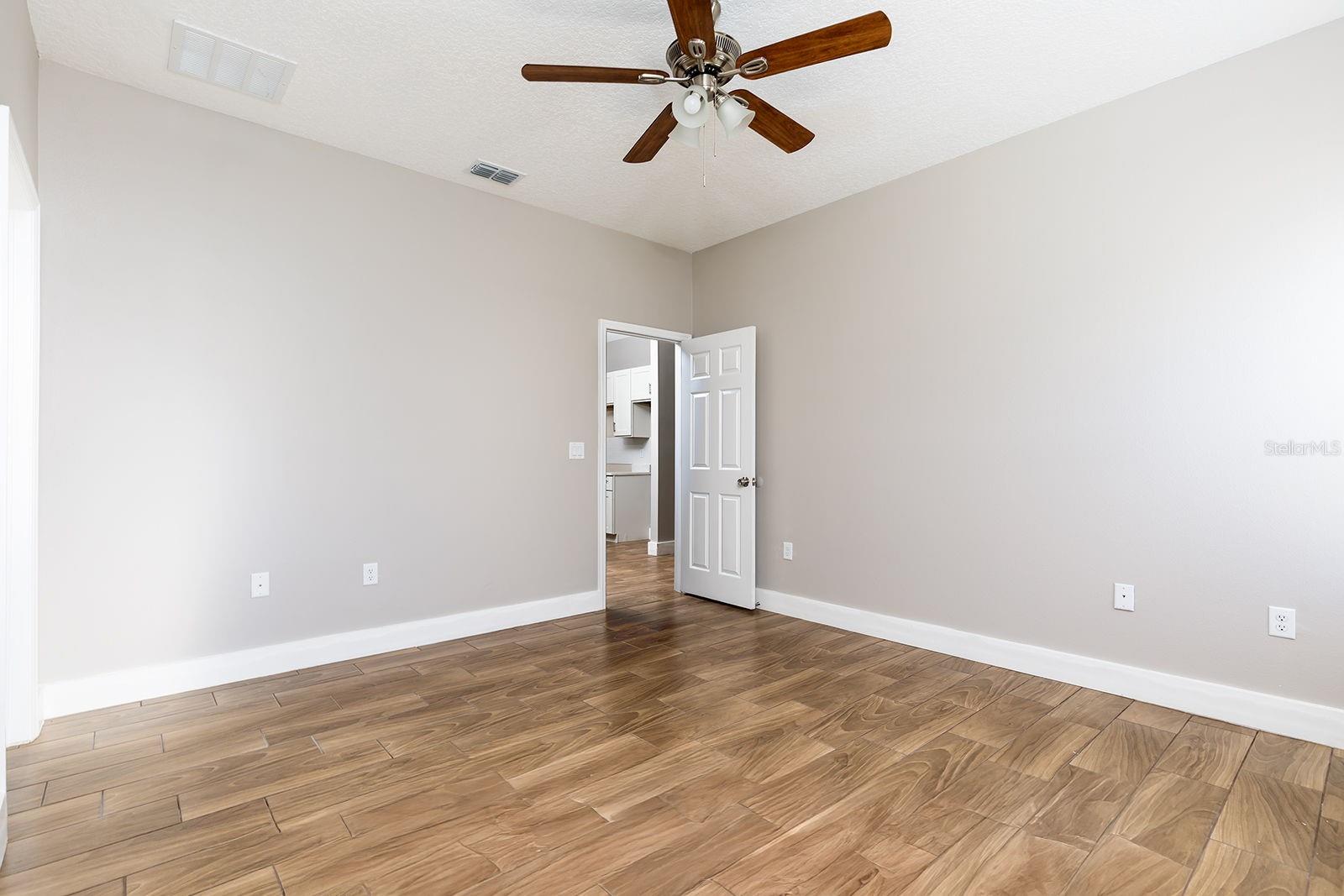 1240 S HIGHLAND AVE, APOPKA, FL, 32703