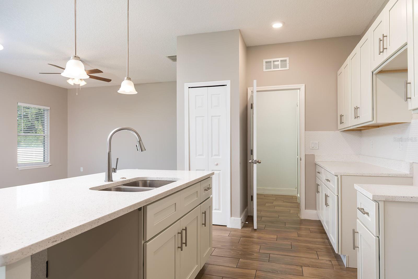 1240 S HIGHLAND AVE, APOPKA, FL, 32703