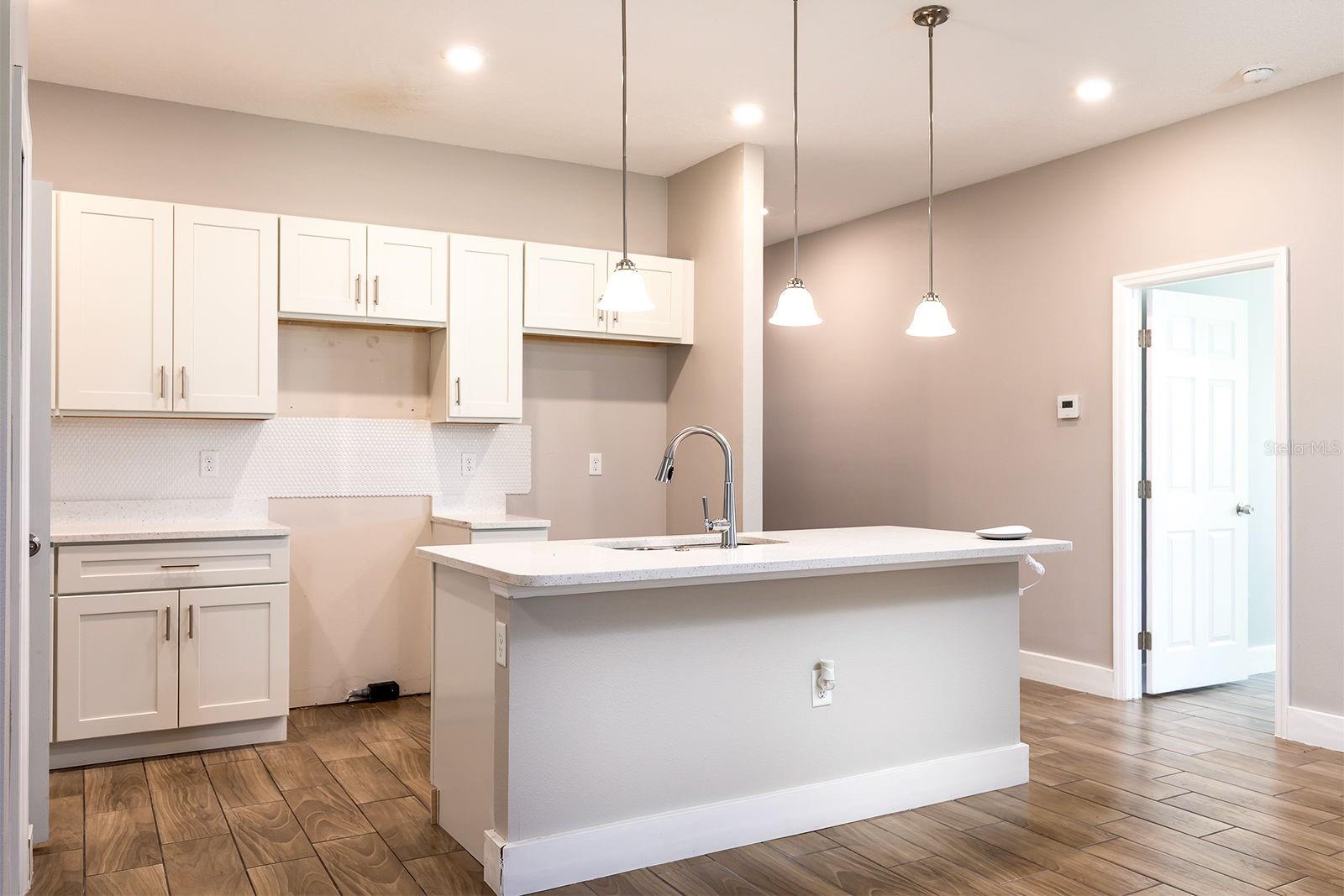 1240 S HIGHLAND AVE, APOPKA, FL, 32703