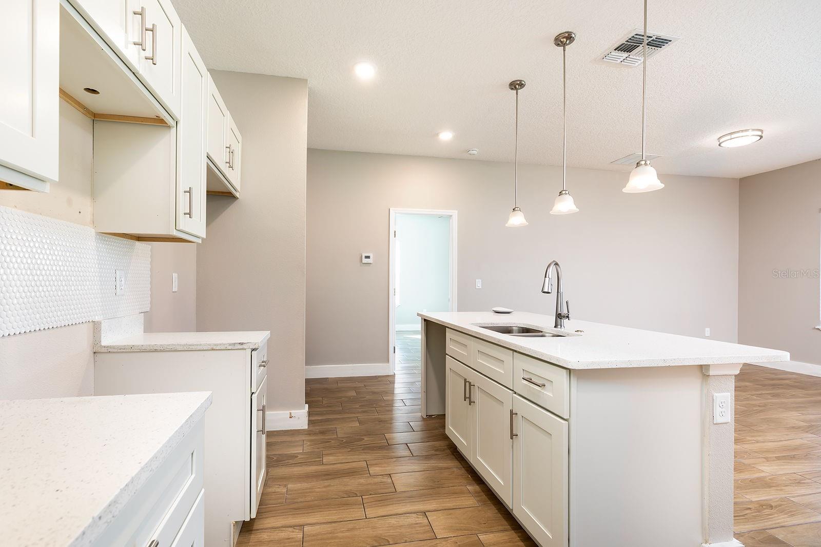 1240 S HIGHLAND AVE, APOPKA, FL, 32703