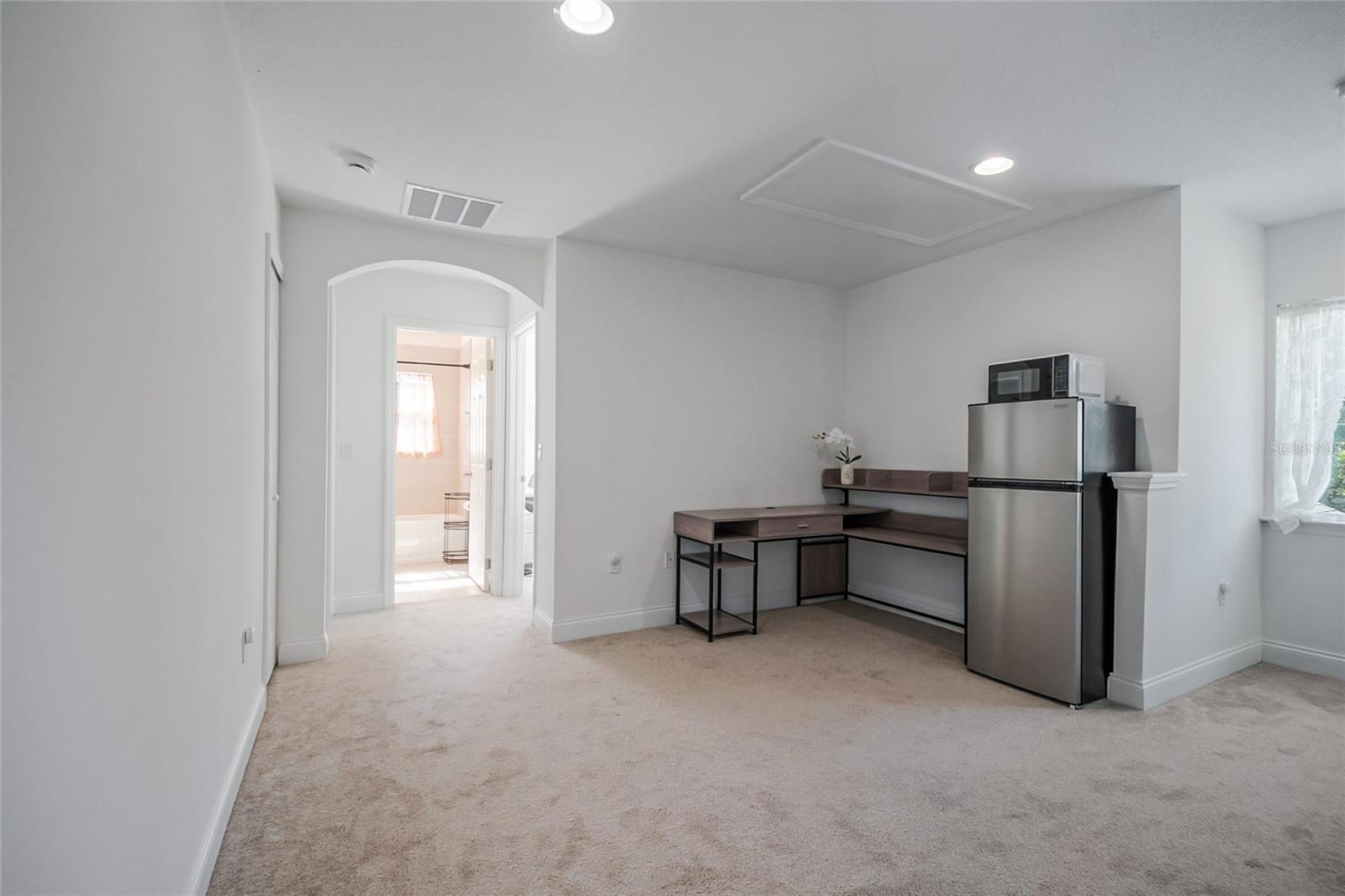 827 DENNIS AVE, ORLANDO, FL, 32807