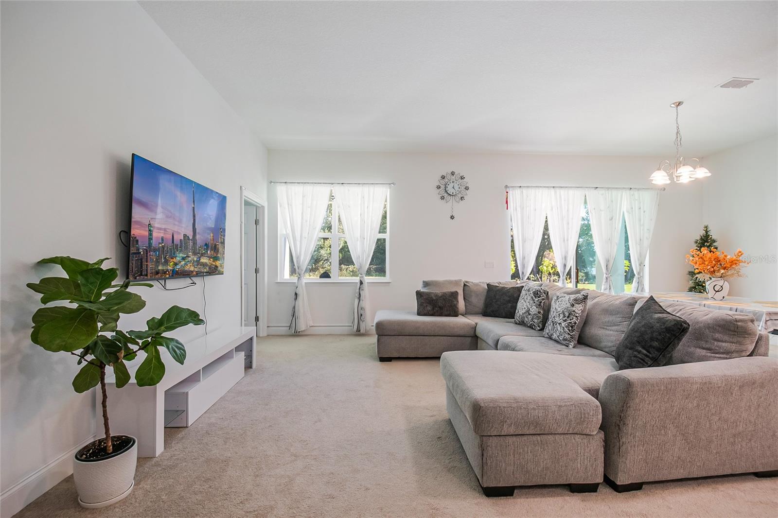 827 DENNIS AVE, ORLANDO, FL, 32807