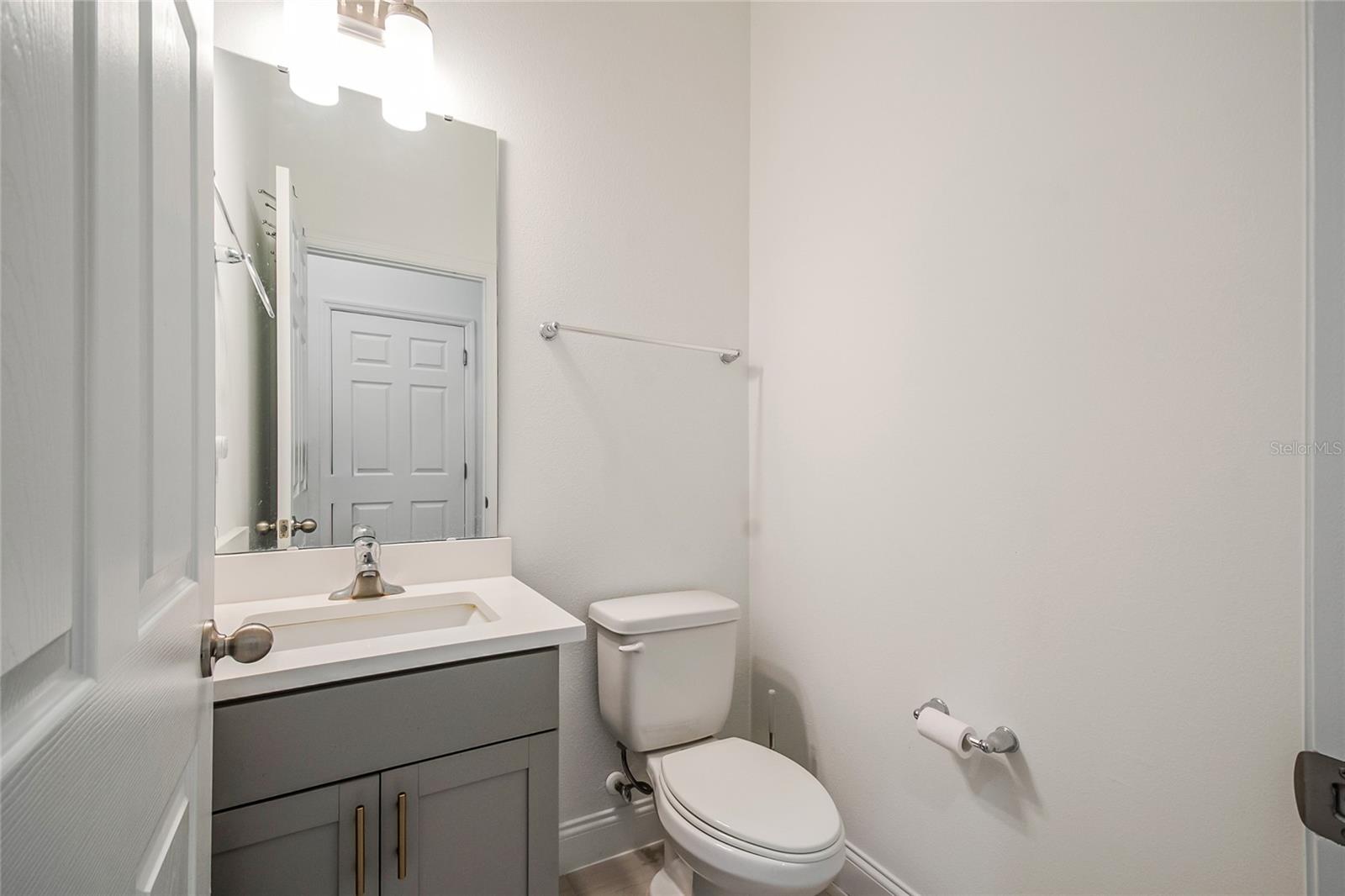 827 DENNIS AVE, ORLANDO, FL, 32807