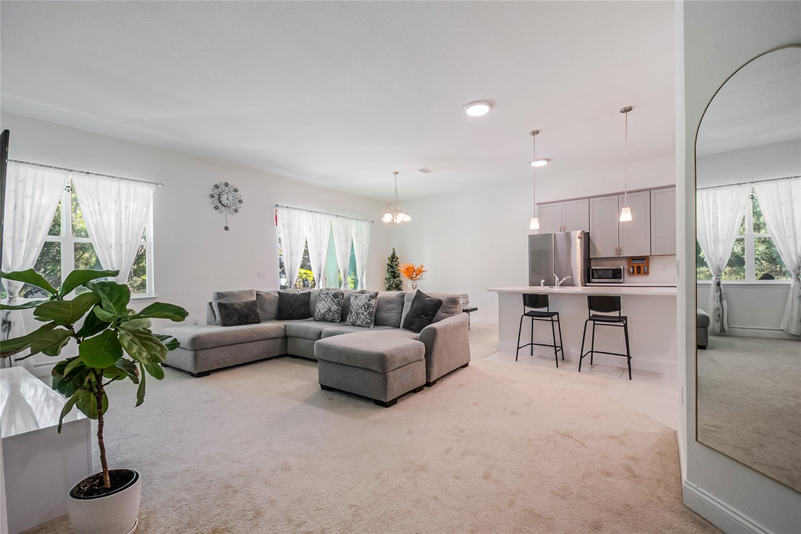 827 DENNIS AVE, ORLANDO, FL, 32807