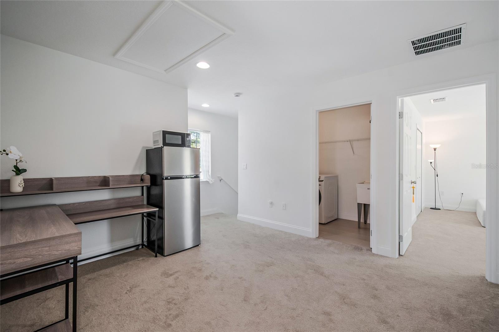 827 DENNIS AVE, ORLANDO, FL, 32807