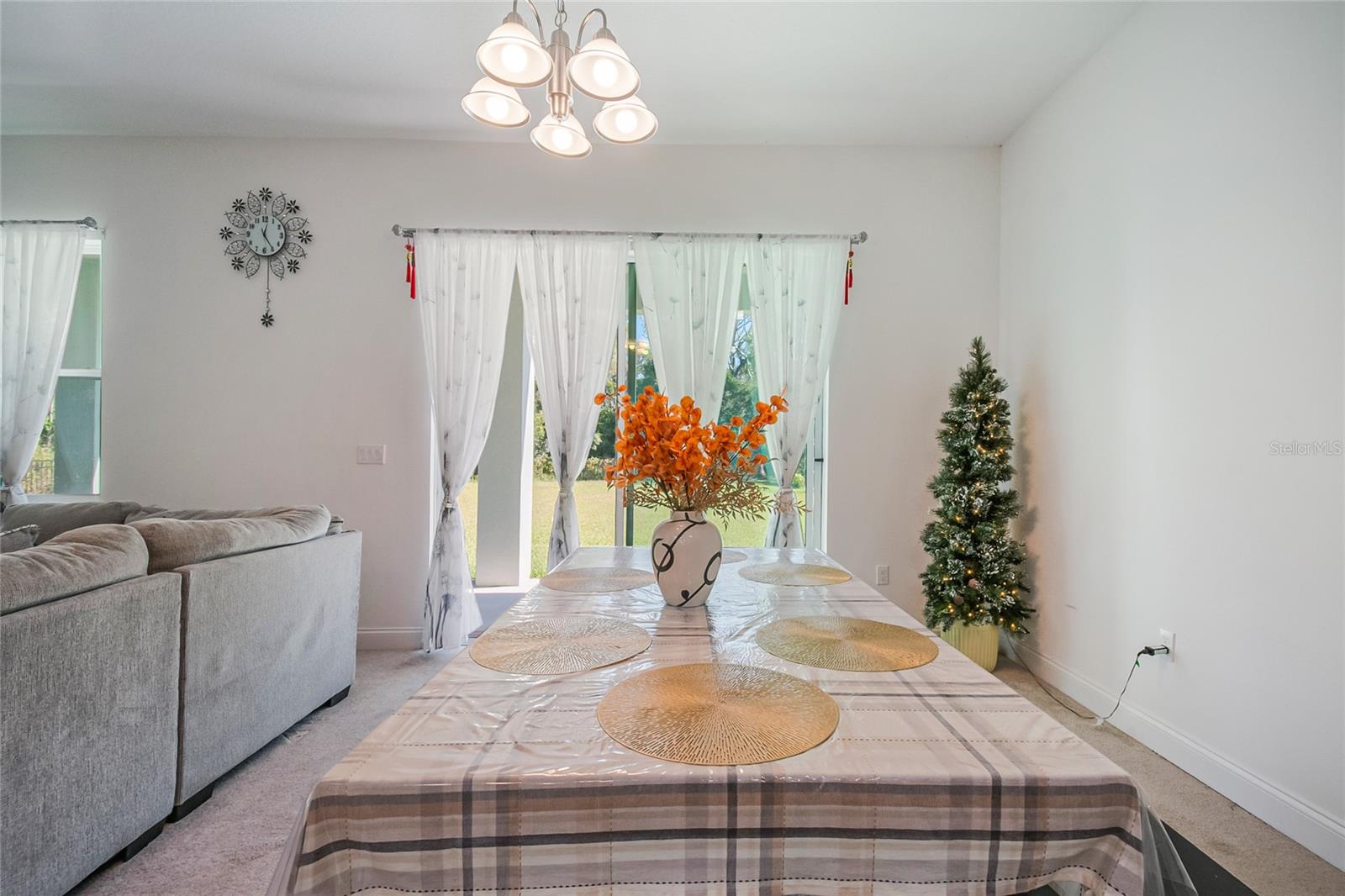 827 DENNIS AVE, ORLANDO, FL, 32807